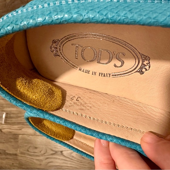 Tod’s Gommino Turquoise Pebbled Leather Driving Loafers made in Italy - Picture 7 of 7